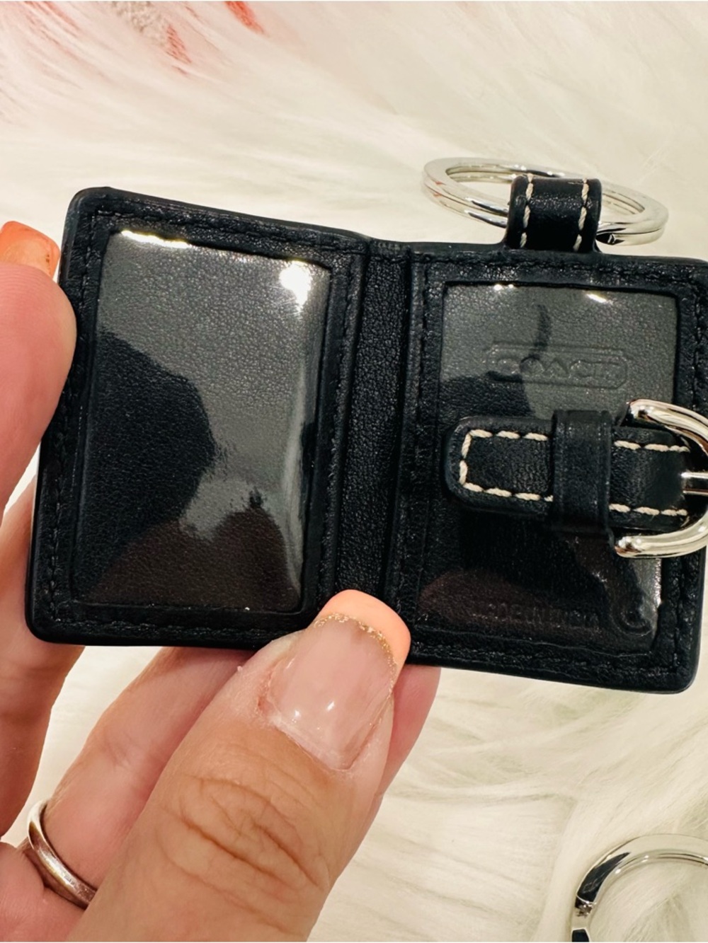 🖤✨🆕 COACH BLACK LEATHER PHOTO FRAME KEYCHAIN AUTH RARE VINTAGE W DUSTBAG/BOX - Picture 4 of 6
